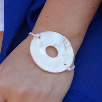 White Surf Ocean Wave Shell Bracelet.